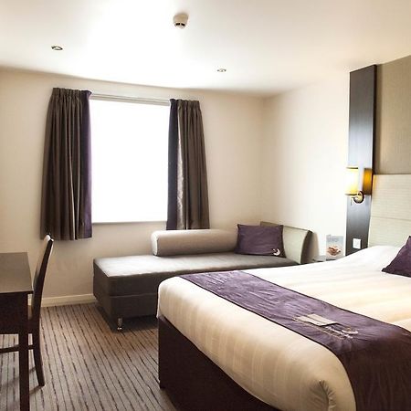 Premier Inn Aldershot Exteriér fotografie
