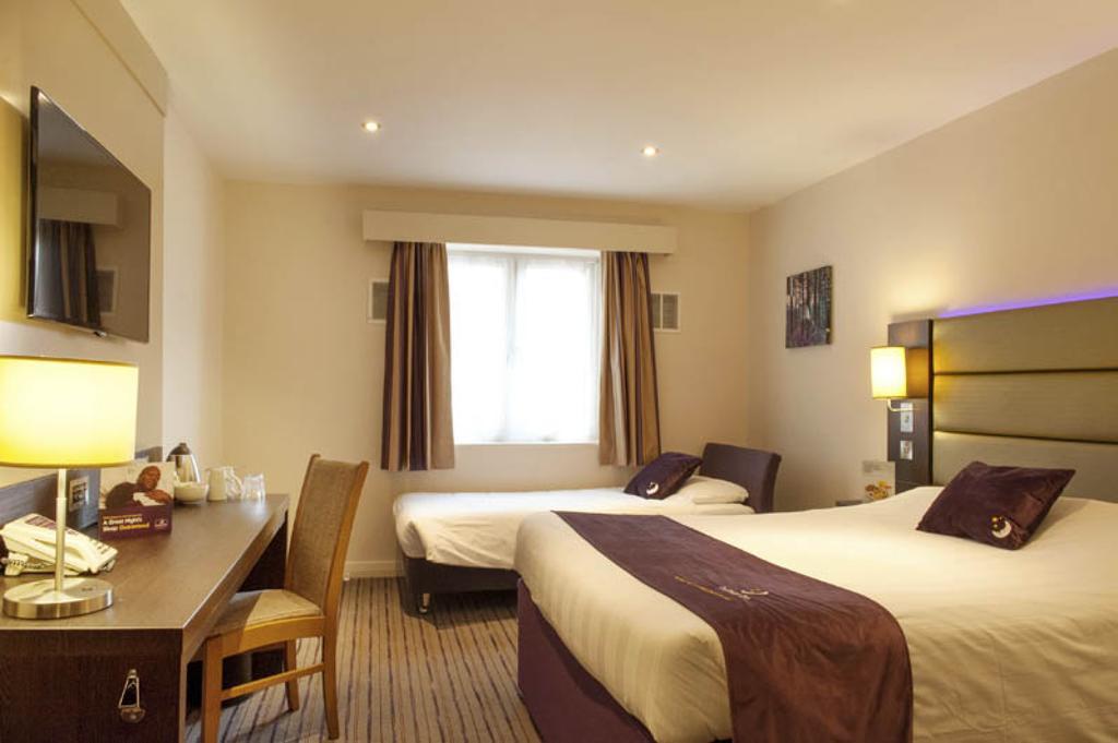Premier Inn Aldershot Exteriér fotografie