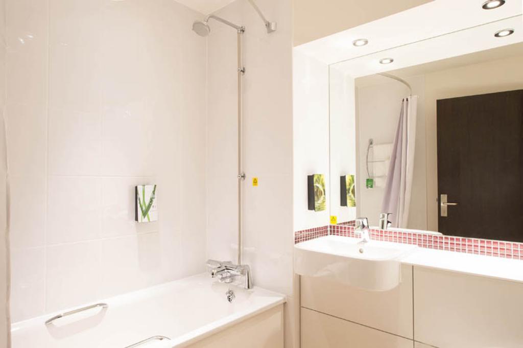 Premier Inn Aldershot Exteriér fotografie